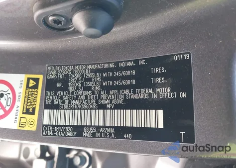 2019 Toyota Highlander Le z USA, uszkodzony, nr VIN 5TDBZRFH7KS960495